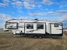2018 Sabre 31BHT 31 Ft T/A Fifth Wheel Cobalt - Photo 5