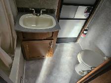 2018 Sabre 31BHT 31 Ft T/A Fifth Wheel Cobalt - Photo 16