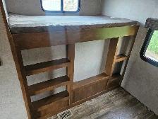 2018 Sabre 31BHT 31 Ft T/A Fifth Wheel Cobalt - Photo 22