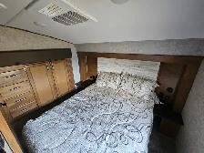 2018 Sabre 31BHT 31 Ft T/A Fifth Wheel Cobalt - Photo 30