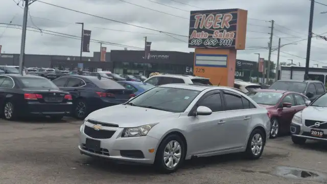 2014 Chevrolet Cruze 1LT, MANUAL, ONLY 75KMS, SUNROOF, LOW KMS,