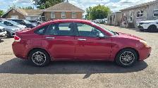 2010 Ford Focus AS IS, SE, LOW KMS, DRIVES GREAT, RUSTY - Photo 6