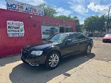 2016 Chrysler 300 Limited - Photo 2