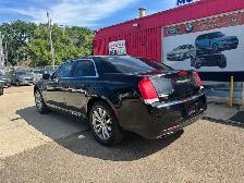 2016 Chrysler 300 Limited - Photo 16
