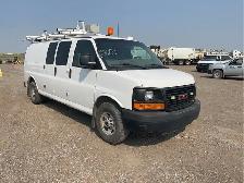 2013 GMC Savana - Photo 2