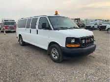 2017 GMC Savana - Photo 2