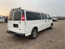 2017 GMC Savana - Photo 4