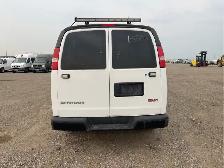 2017 GMC Savana - Photo 6