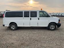 2017 GMC Savana - Photo 7