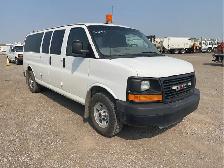 2015 GMC Savana - Photo 2