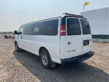 2015 GMC Savana - Photo 3