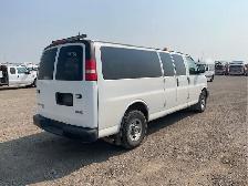 2015 GMC Savana - Photo 4