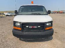 2015 GMC Savana - Photo 8