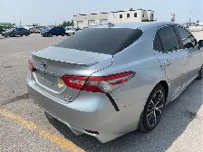 2018 Toyota Camry Hybrid - Photo 5