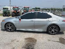 2018 Toyota Camry Hybrid - Photo 8