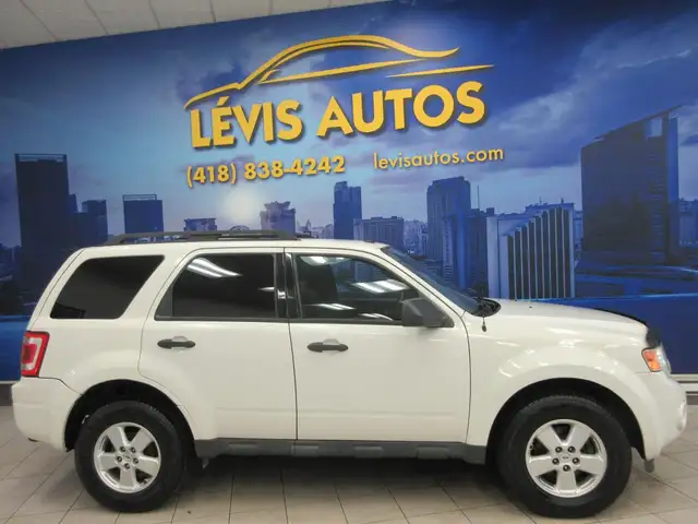 FORD ESCAPE 2012 XLT 4X4 V-6 3.0 LITRES TRES PROPRE 241800 KM
