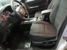 FORD ESCAPE 2012 XLT 4X4 V-6 3.0 LITRES TRES PROPRE 241800 KM - Photo 5