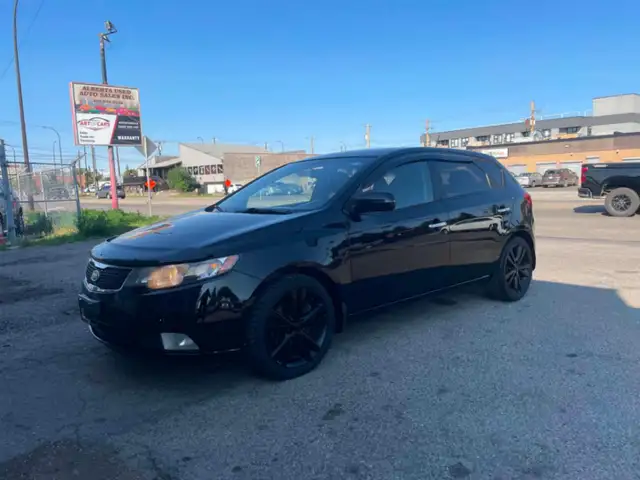 2011 Kia Forte 5-Door SX
