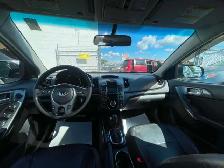 2011 Kia Forte 5-Door SX - Photo 12