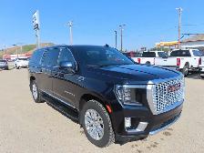 2023 GMC Yukon XL Denali 6.2L Ecotec3 V8 7 Passenger 4X4 - Photo 2