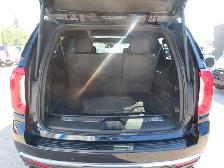 2023 GMC Yukon XL Denali 6.2L Ecotec3 V8 7 Passenger 4X4 - Photo 13