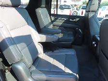 2023 GMC Yukon XL Denali 6.2L Ecotec3 V8 7 Passenger 4X4 - Photo 16
