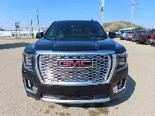 2023 GMC Yukon XL Denali 6.2L Ecotec3 V8 7 Passenger 4X4 - Photo 19