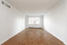 two bedroom, yonge and st. clair - ID 690 - Photo 4