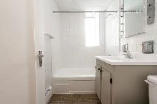 two bedroom, yonge and st. clair - ID 690 - Photo 16