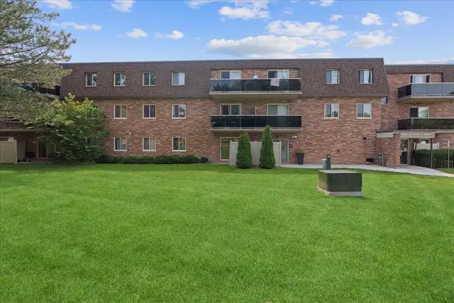 Colonial Court - 3 Bedroom available at 750, 760, 770, 780 Visco