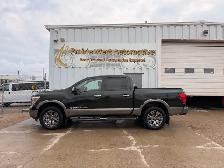 2019 Nissan Titan Platinum Reserve Crew Cab 5.6L V8 - Photo 8