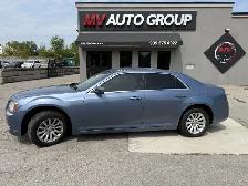 2011 Chrysler 300 - Photo 2