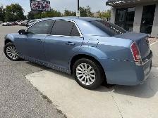 2011 Chrysler 300 - Photo 3