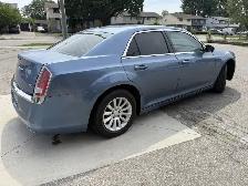 2011 Chrysler 300 - Photo 5