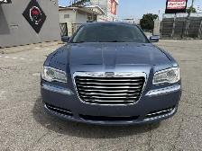 2011 Chrysler 300 - Photo 8