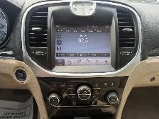 2011 Chrysler 300 - Photo 13