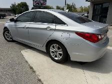 2012 Hyundai Sonata - Photo 2