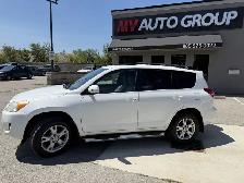 2011 Toyota RAV4 - Photo 2
