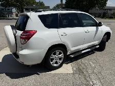 2011 Toyota RAV4 - Photo 5
