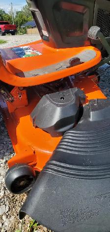 YTH25K54 Husqvarna Lawn tractor - Photo 6