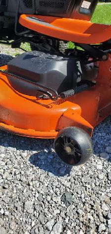 YTH25K54 Husqvarna Lawn tractor - Photo 7