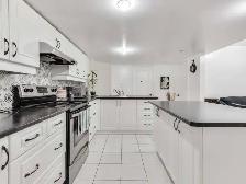 FULLY FURNISHED 1 BEDROOM in LEGAL BASEMENT APARTMENT. - Photo 5