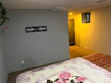 Room by McMaster U /male student house $634 @ mos incl utilities - Photo 2