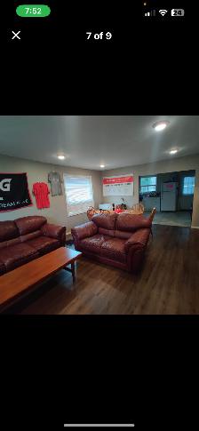 Room by McMaster U /male student house $634 @ mos incl utilities - Photo 5