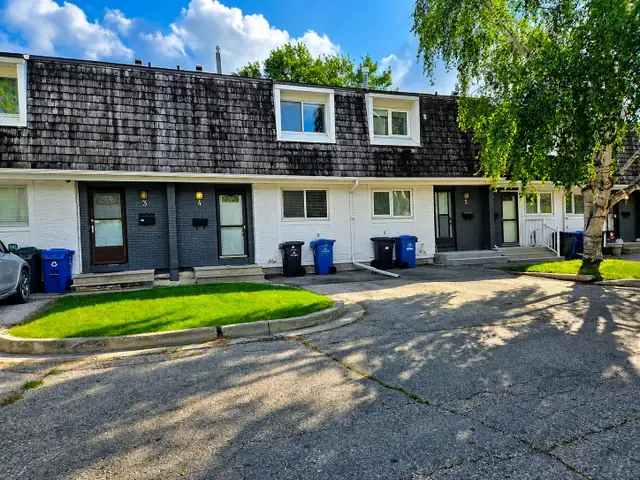 AFFORDABLE CONDO - CRESTVIEW