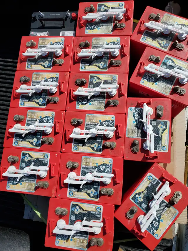 US2200 DEEP CYCLE 6 VOLT BATTERIES LIKE NEW  $120.00