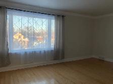 Large cozy 2 bedroom upper unit in West Kildonan - Photo 2