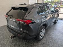 2021 Toyota RAV4 LE AWD, - Photo 3
