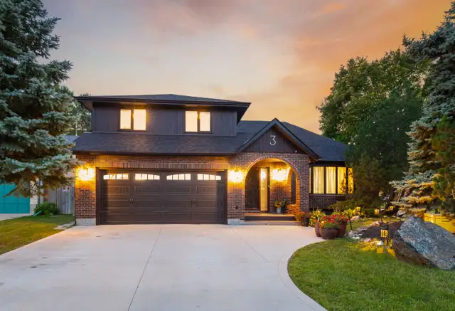 Coveted location! Meticulously maintained 5 bdrm in Garden City