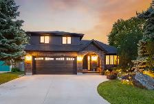 Coveted location! Meticulously maintained 5 bdrm in Garden City